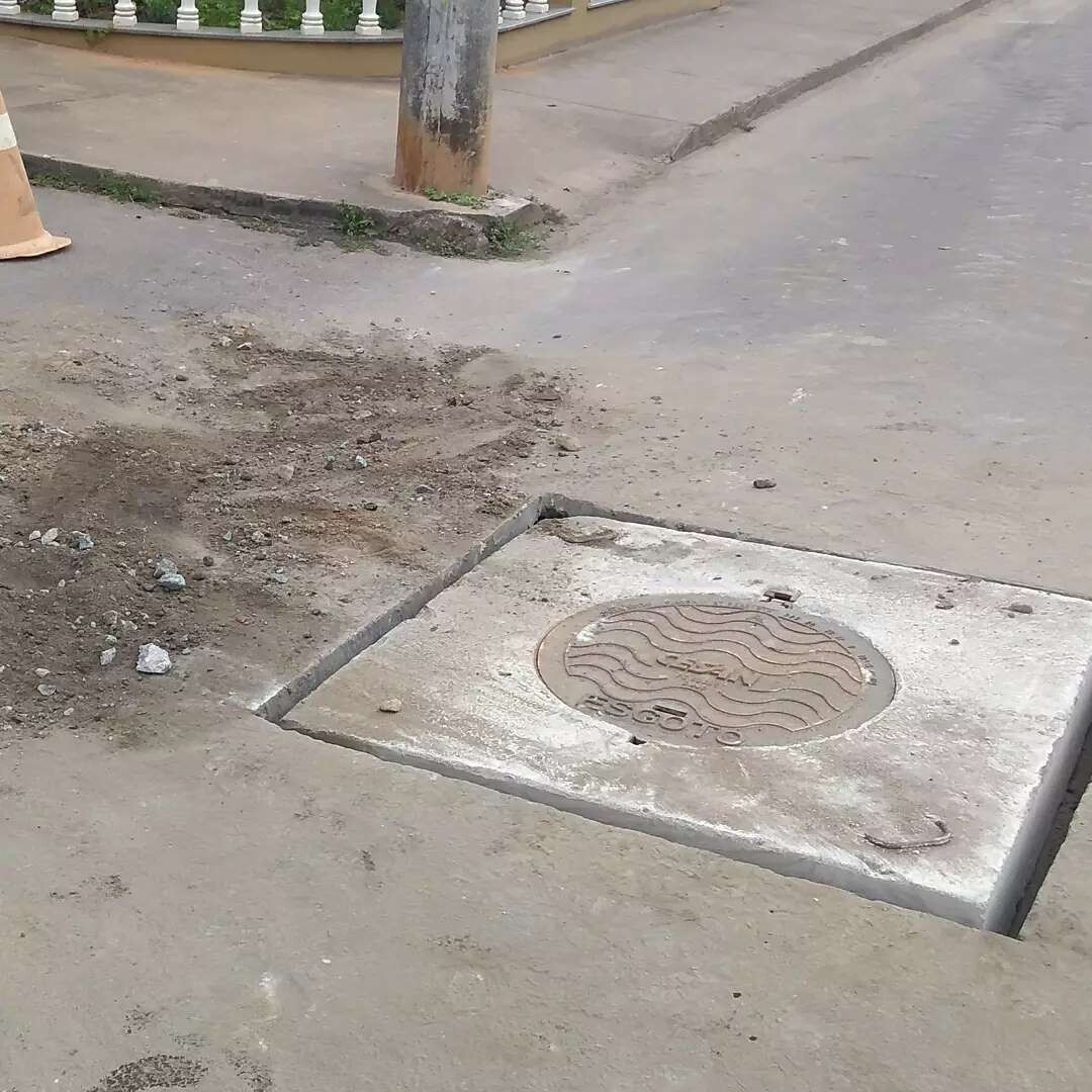 Começaram as obras de nivelamento das tampas de esgoto na Vila Nova