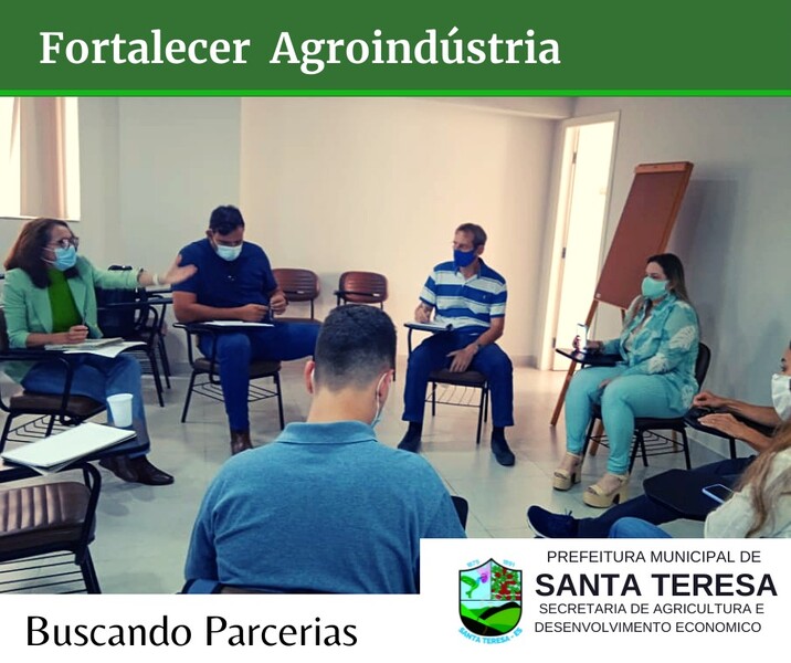 Reunião para viabilizar ações para qualificar a agroindústria de Santa Teresa