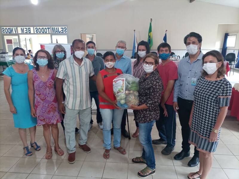 Projeto Compra Direta de Alimentos entrega 40 cestas verdes
