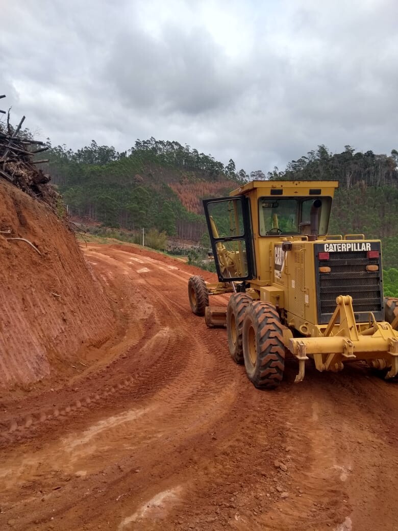 Rios, estradas e bairros estão recebendo limpeza essa semana