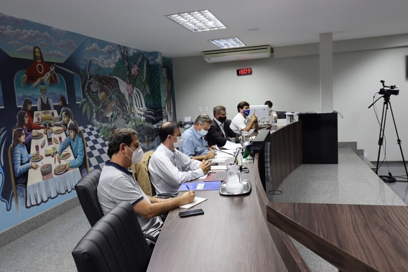 Primeira sessão da Câmara dos Vereadores com a participação do prefeito e do vice