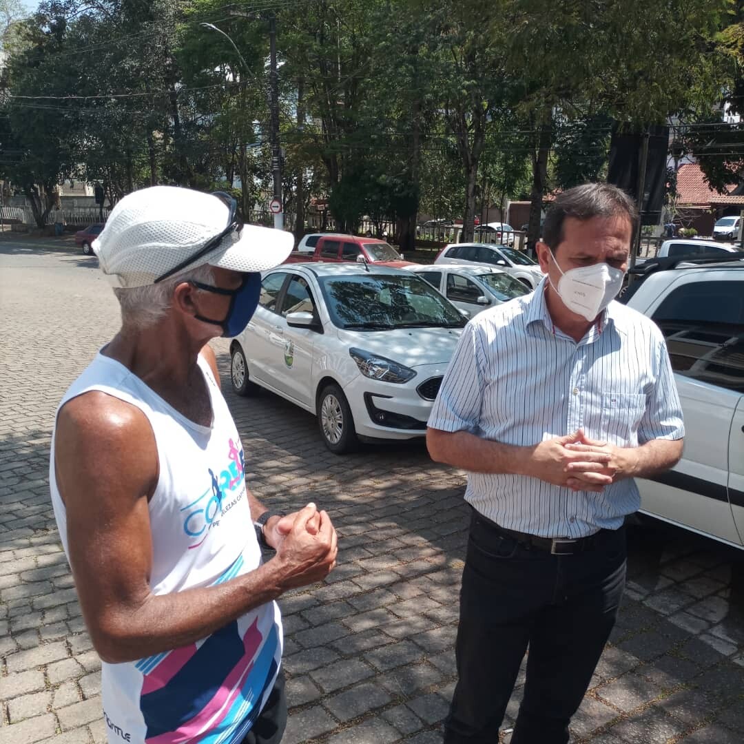 Corredor vai percorrer 2.500 km pelo Estado e passou por Santa Teresa nesta terça (21)