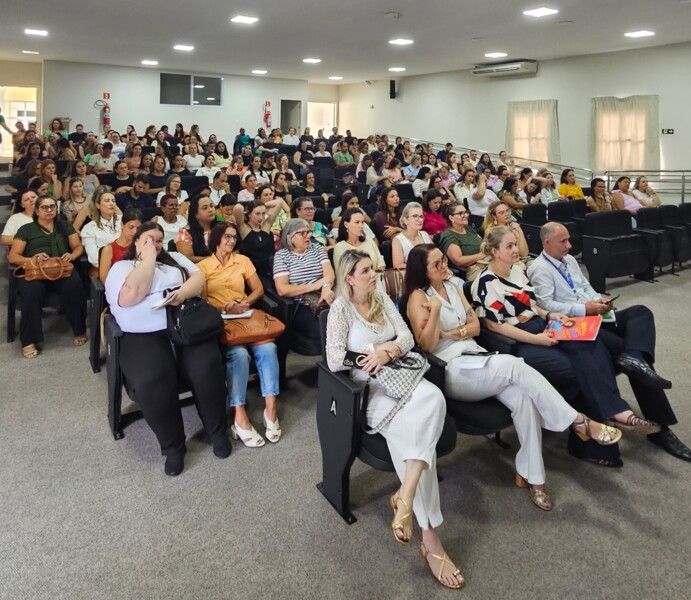 Jornada pedagógica foca nos profissionais da educação em Santa Teresa